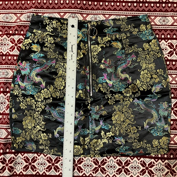 size XS Lightweight Jacquard Dragon Mini Skirt - Picture 4 of 10